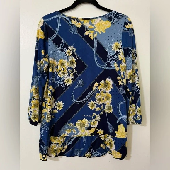 Espresso Navy and Yellow Floral Blouse - Picture 5 of 8